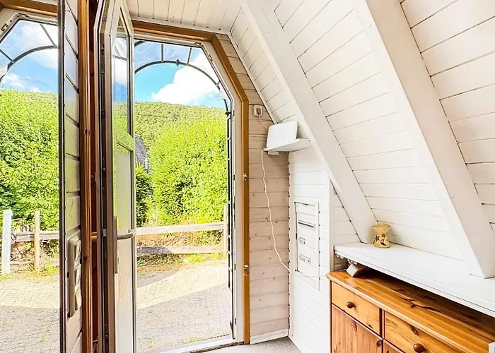 Ivory- Nurdachhaus Direkt Im Wald, Haustier- Und Familienfreundlich